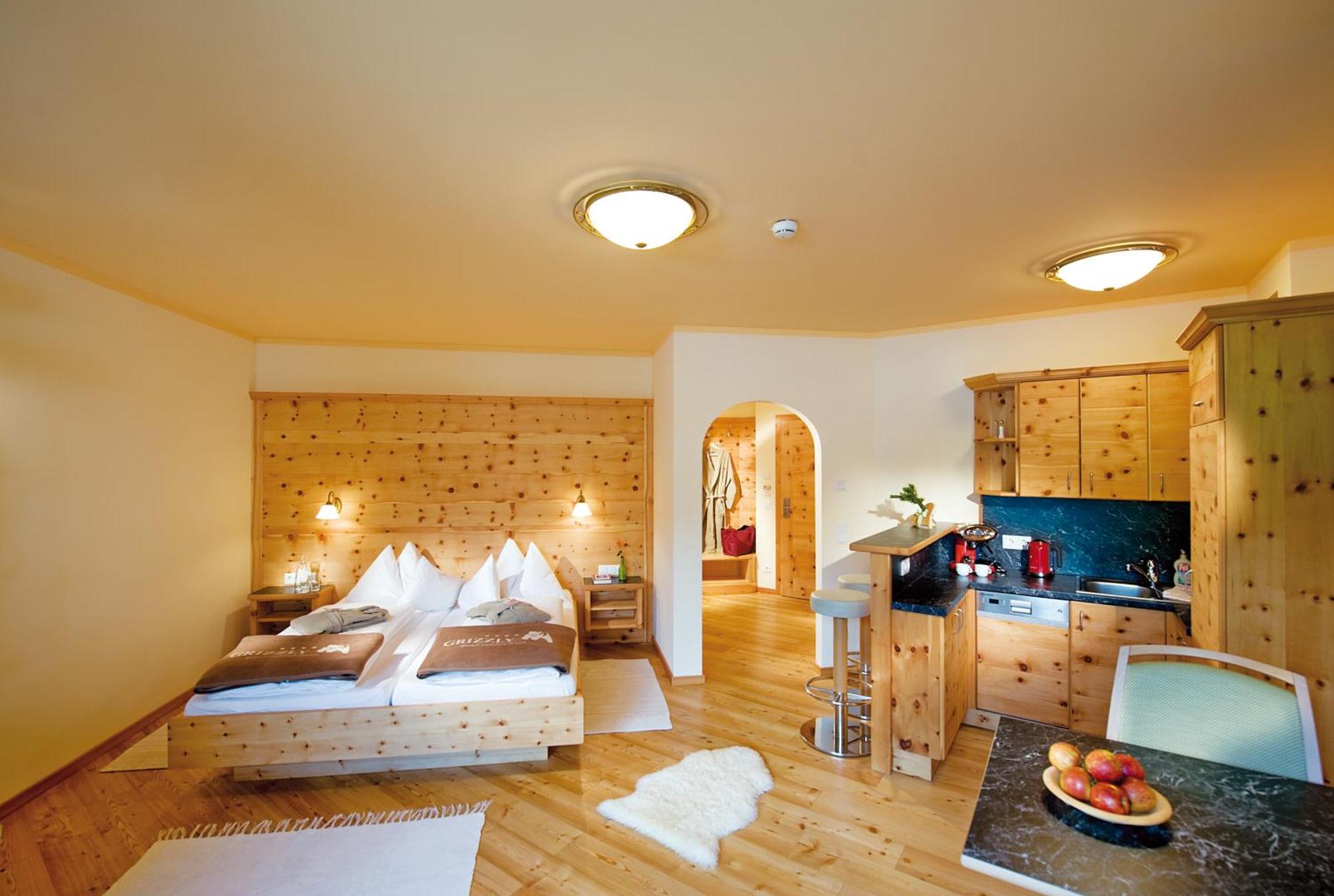 Grizzly Sport & Motorrad Resort Санкт-Маргаретен-им-Лунгау Экстерьер фото