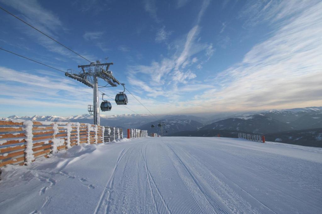 Grizzly Sport & Motorrad Resort Санкт-Маргаретен-им-Лунгау Экстерьер фото